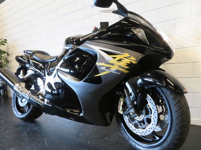 suzuki - gsx-r-1300-hayabusa