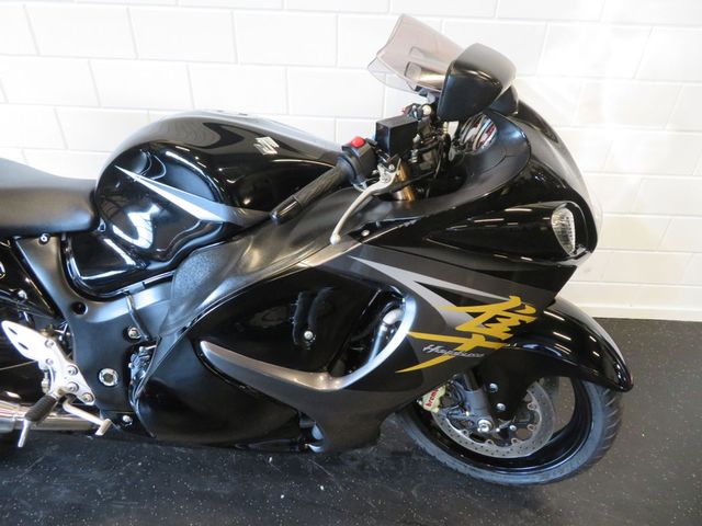 suzuki - gsx-r-1300-hayabusa