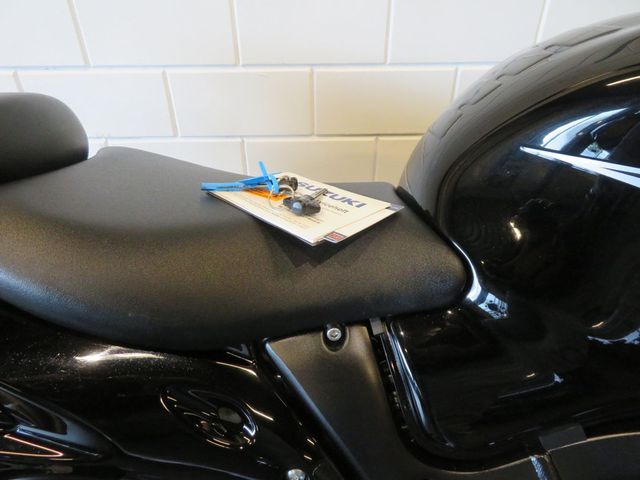 suzuki - gsx-r-1300-hayabusa