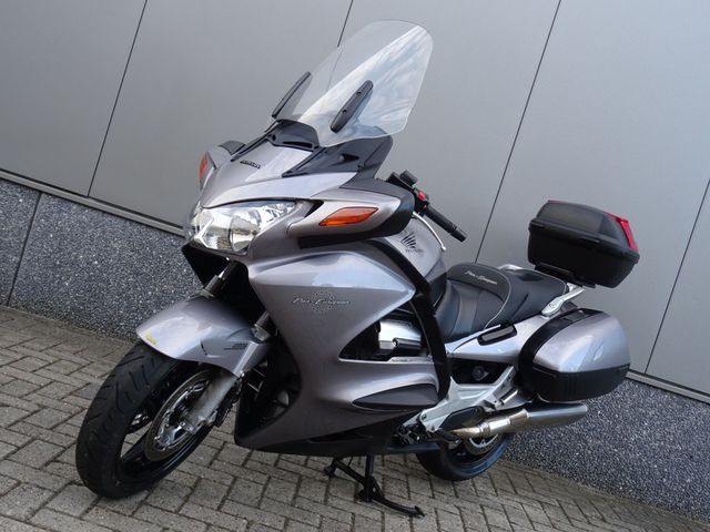 honda - st-1300-pan-european-abs