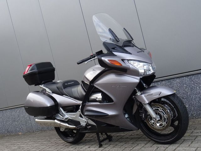 honda - st-1300-pan-european-abs