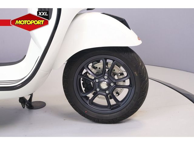vespa - gts-300-super-sport