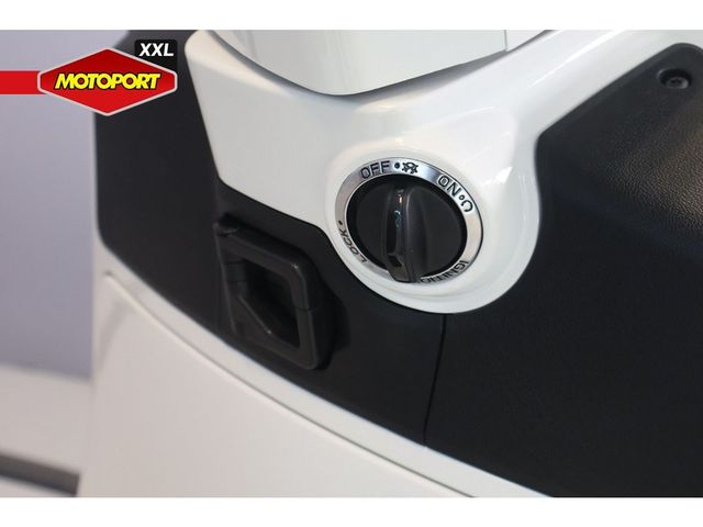 vespa - gts-300-super-sport