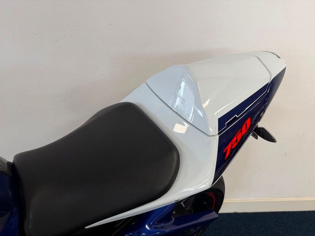 suzuki - gsx-r-750