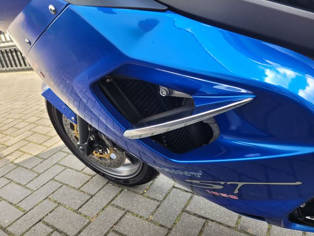 triumph - sprint-st-1050-abs