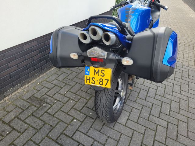triumph - sprint-st-1050-abs