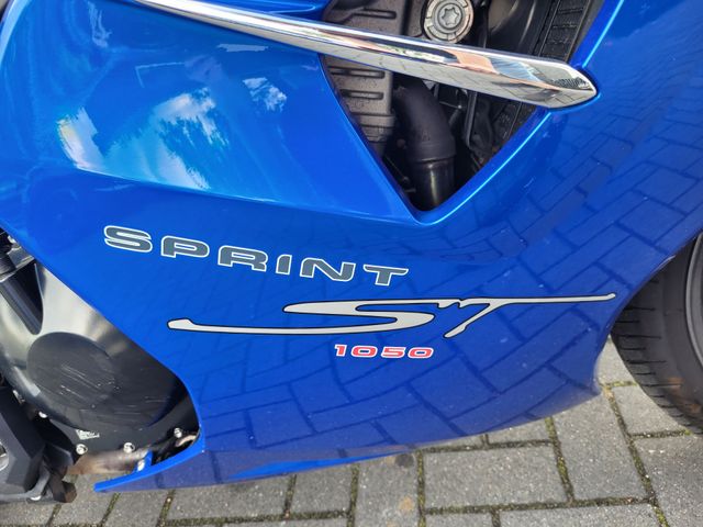 triumph - sprint-st-1050-abs