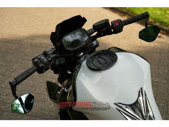 kawasaki - vn-900-custom