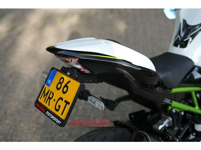 kawasaki - vn-900-custom