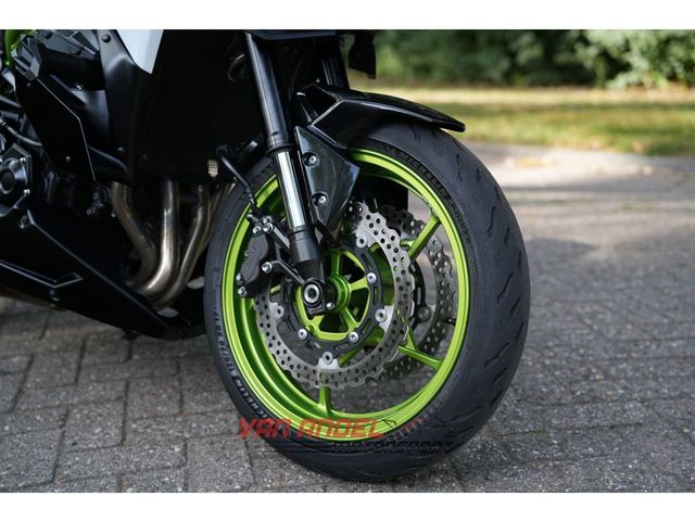 kawasaki - vn-900-custom