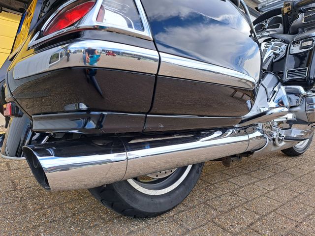 honda - gl-1800-goldwing