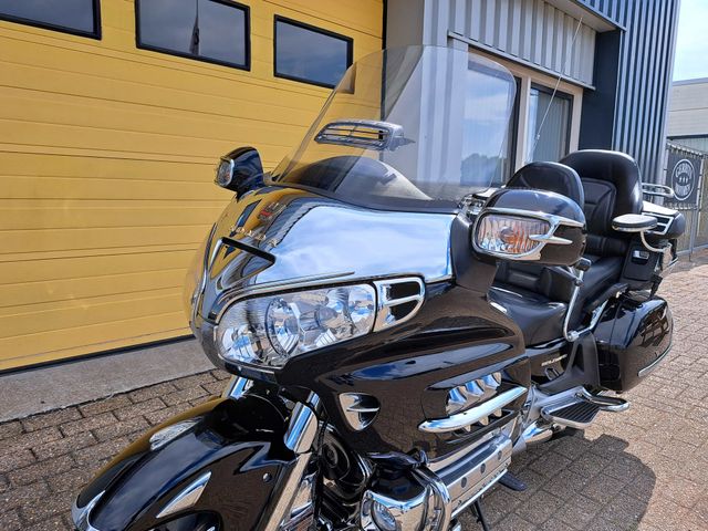 honda - gl-1800-goldwing