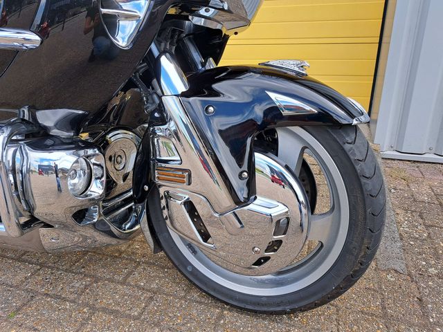 honda - gl-1800-goldwing