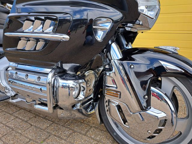 honda - gl-1800-goldwing