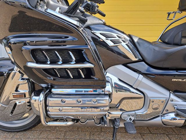 honda - gl-1800-goldwing