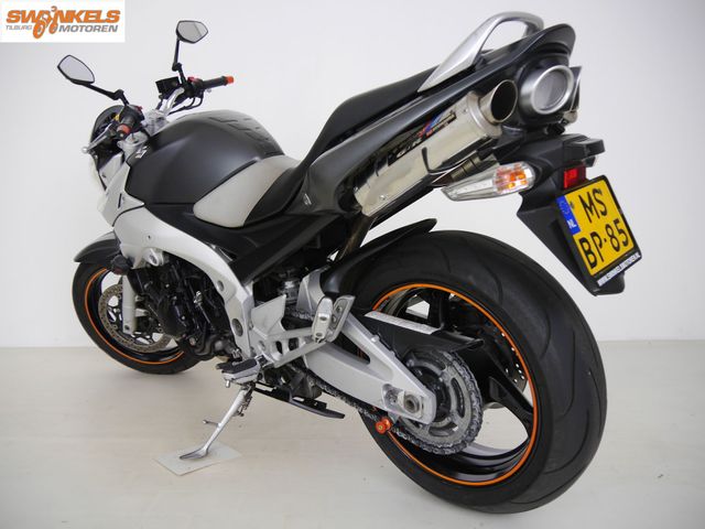 suzuki - gsr-600