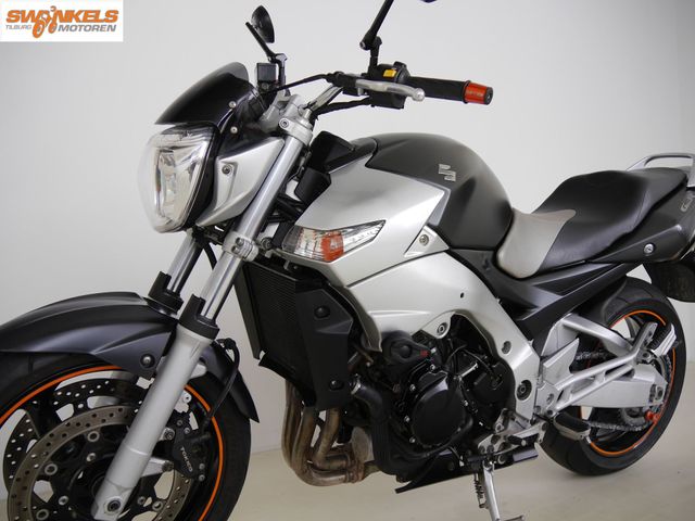 suzuki - gsr-600
