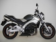 SUZUKI GSR 600