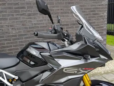 SUZUKI GSX-S 1000 GX – foto 3