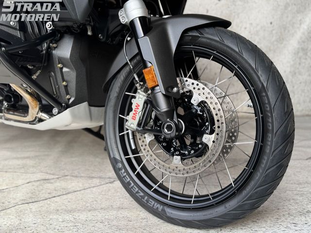 bmw - r-1300-gs-adventure-triple-black