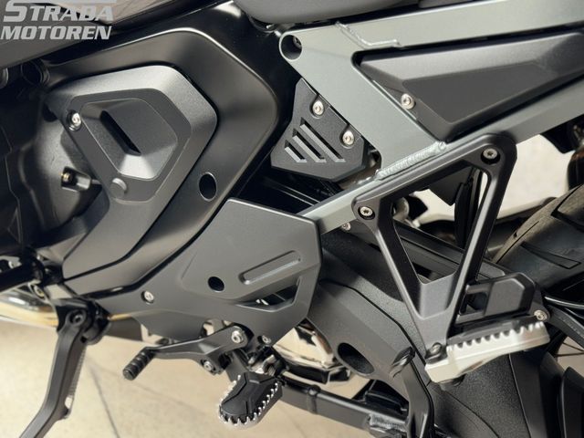 bmw - r-1300-gs-adventure-triple-black