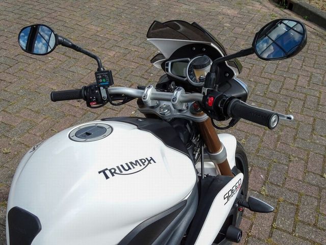 triumph - speed-triple-1050