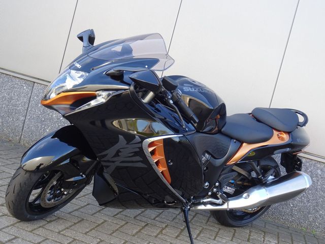 suzuki - gsx-r-1300-hayabusa