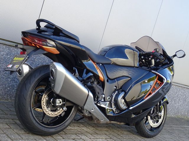 suzuki - gsx-r-1300-hayabusa