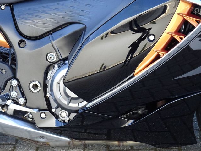suzuki - gsx-r-1300-hayabusa