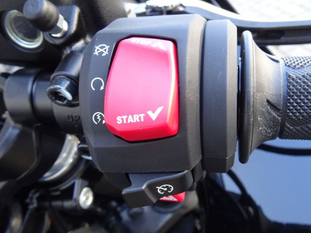 suzuki - gsx-r-1300-hayabusa
