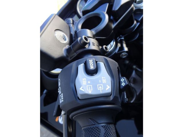 suzuki - gsx-r-1300-hayabusa