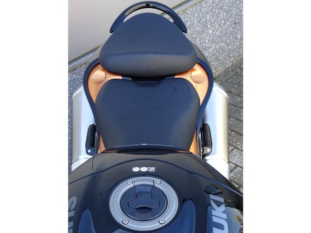 suzuki - gsx-r-1300-hayabusa