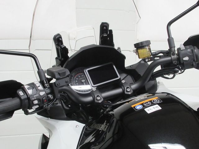 kawasaki - versys-1100-se
