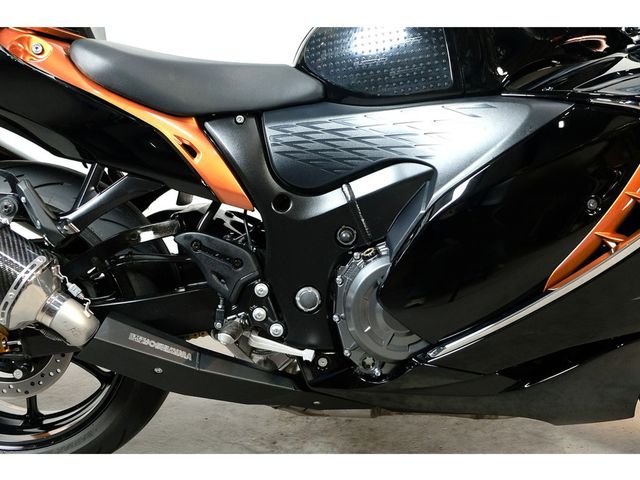 suzuki - gsx-r-1300-hayabusa