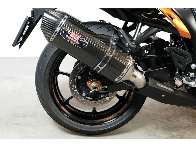 suzuki - gsx-r-1300-hayabusa
