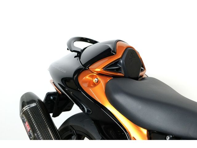 suzuki - gsx-r-1300-hayabusa