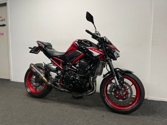 kawasaki - z900