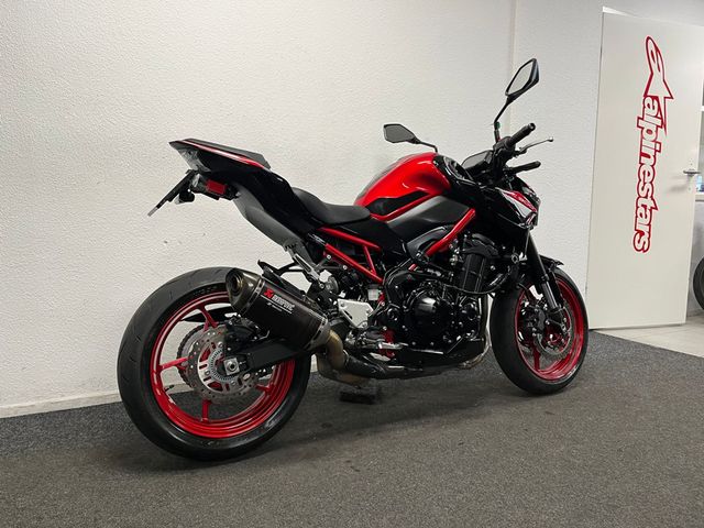 kawasaki - z900