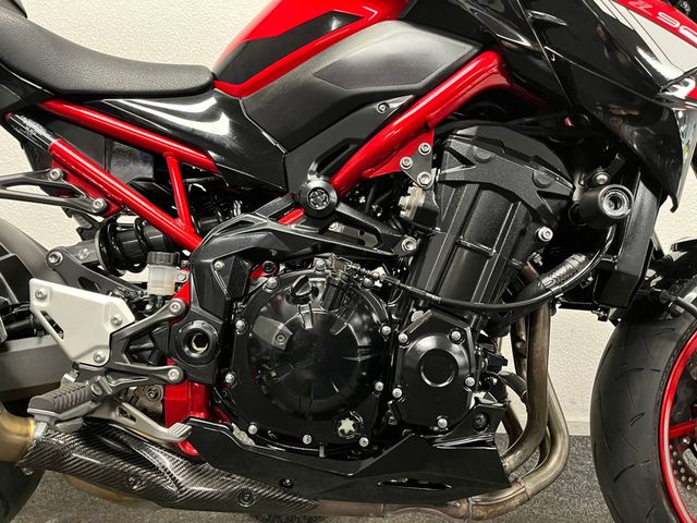 kawasaki - z900