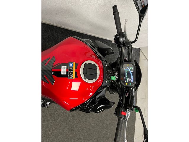 kawasaki - z900