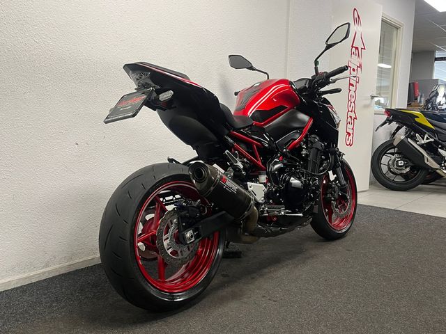 kawasaki - z900