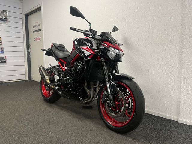 kawasaki - z900