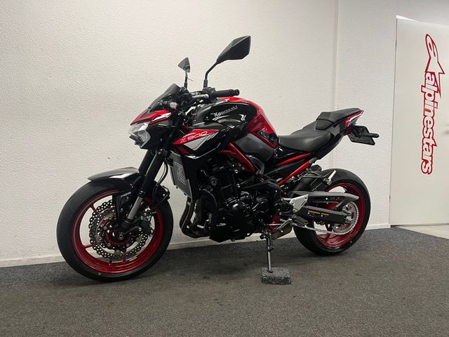 kawasaki - z900