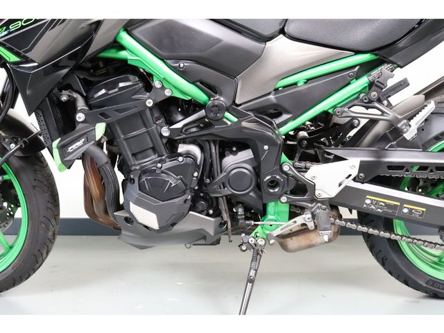 kawasaki - z900