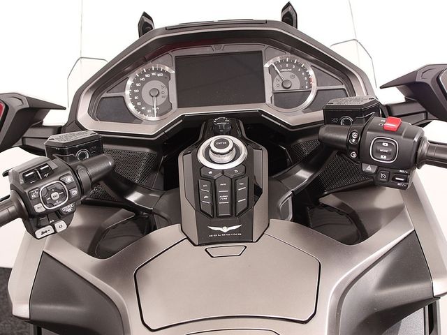 honda - gl-1800-goldwing