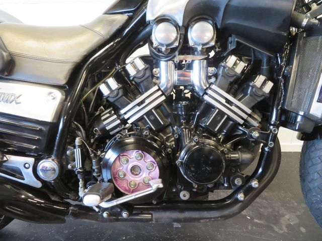 yamaha - vmx-1200-black-max