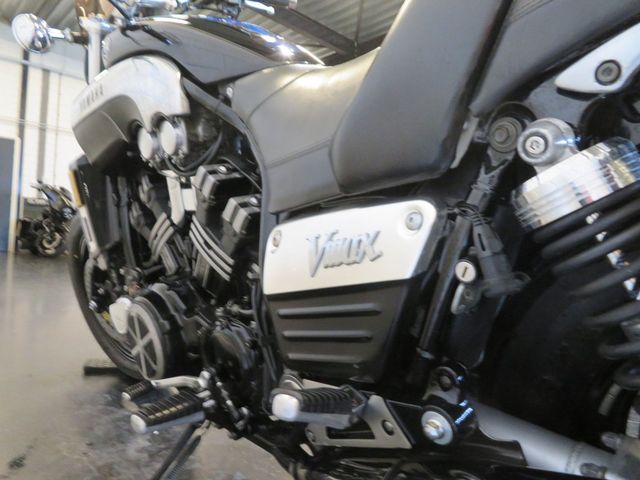 yamaha - vmx-1200-black-max