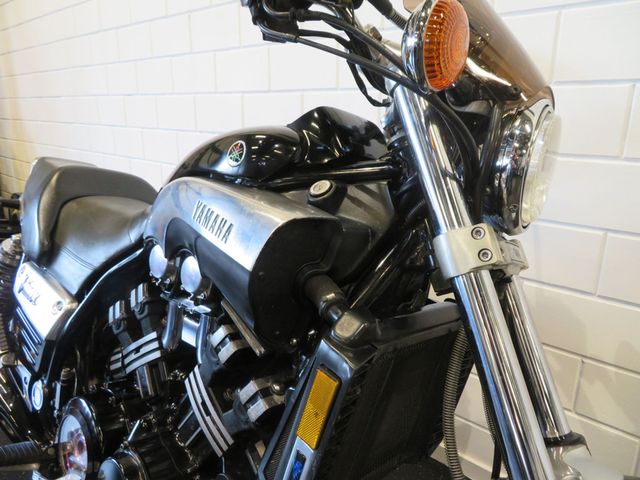 yamaha - vmx-1200-black-max