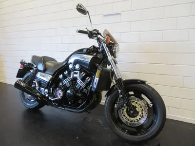 YAMAHA VMX 1200 BLACK MAX – foto 2