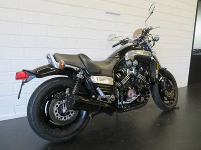 YAMAHA VMX 1200 BLACK MAX – foto 3